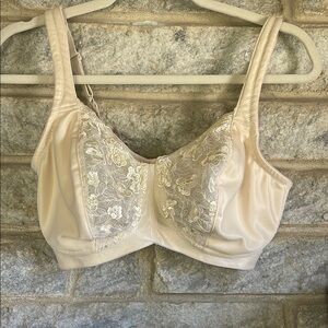 Breezie Lace Full Coverage Women's Bra Cream Color Size36DD